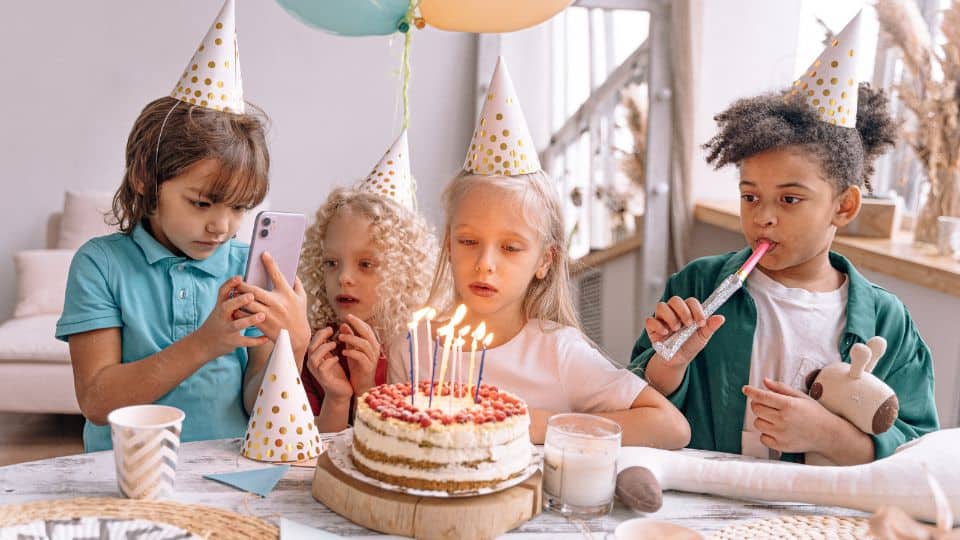 אמא משקיעה: הכל על הפקת מסיבת יום הולדת מושלמת לילדים