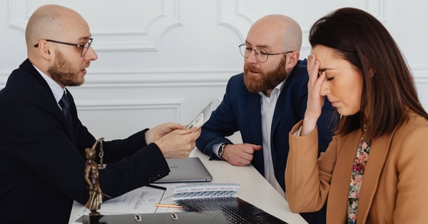 איך מתבצעת חלוקת אופציות בגירושין?