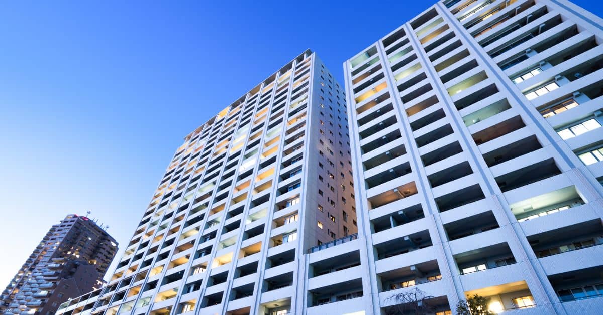 החוזה שמאחורי הדלת: דירה מקבלן או יד שנייה – מה באמת משתנה?