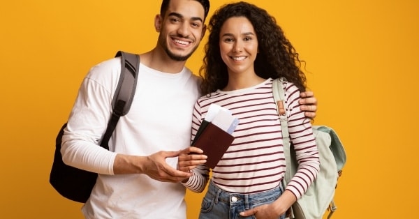 השטן נמצא בפרטים הקטנים: כיצד תוכלו לחסוך כסף כשאתם טסים לחו"ל?