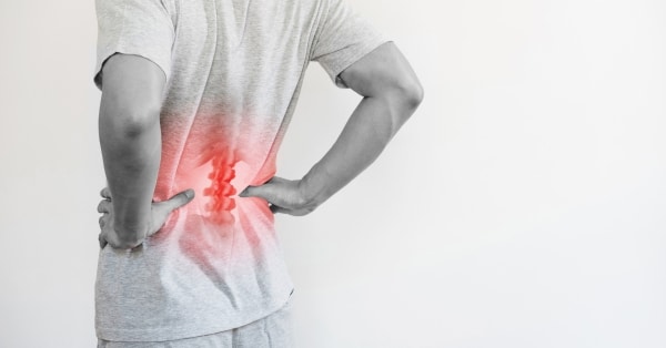 הבנת סיבות מרכזיות לכאבי גב וברכיים